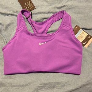 Women’s Nike medium sports bra